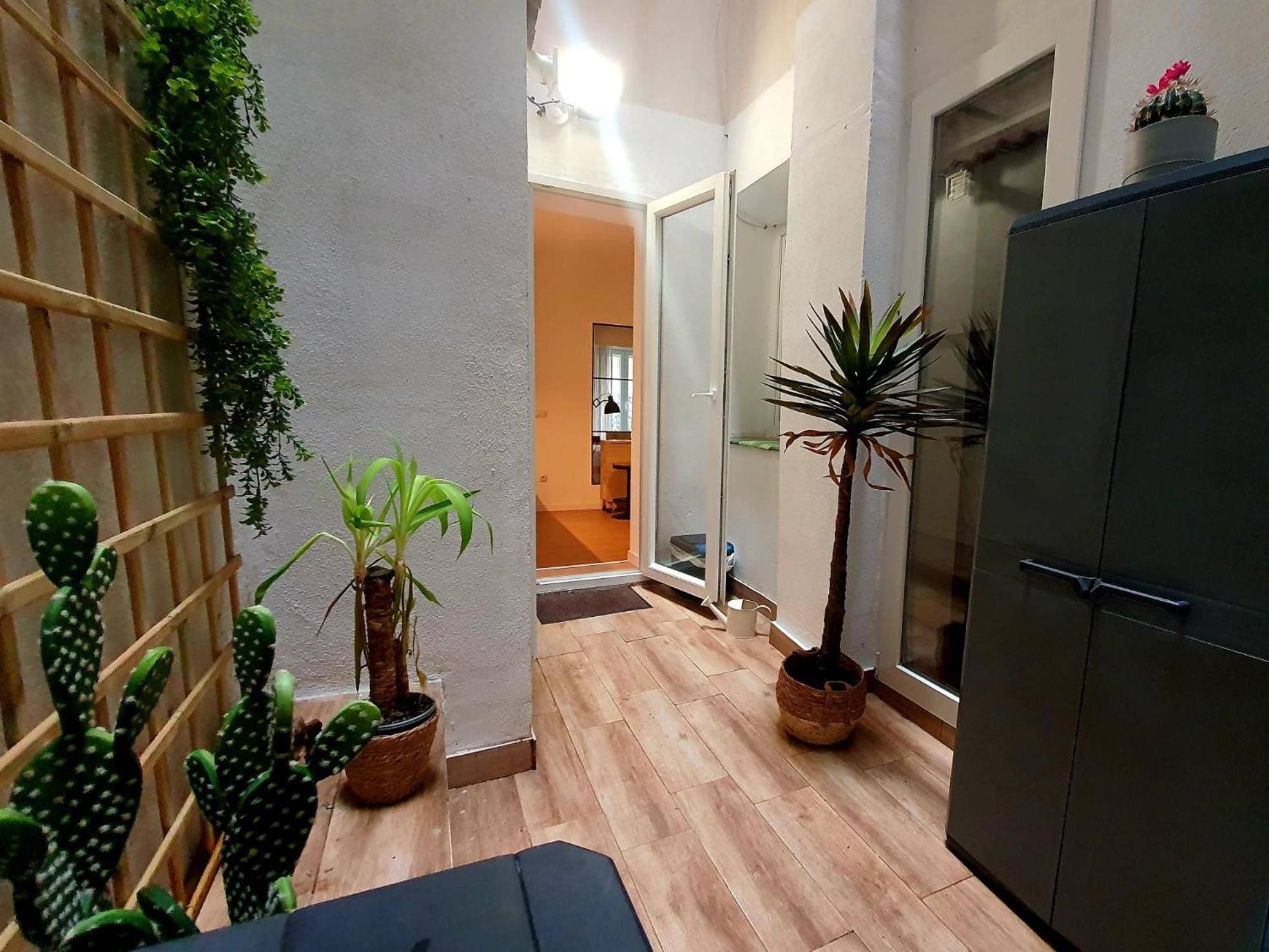 Rentadore Atocha Suites Мадрид Екстер'єр фото